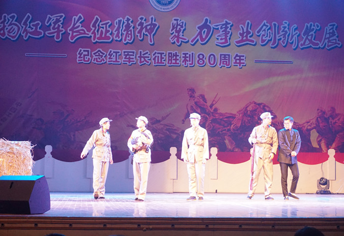 外语系话剧《太阳河》震撼上演